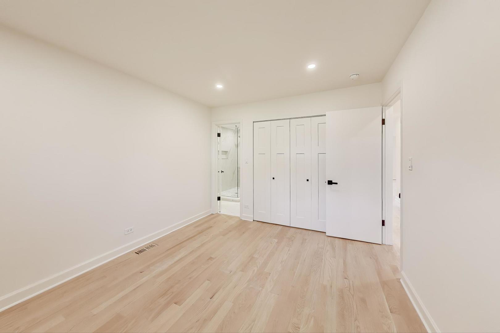 656 Jon Lane, Des Plaines, IL 60016