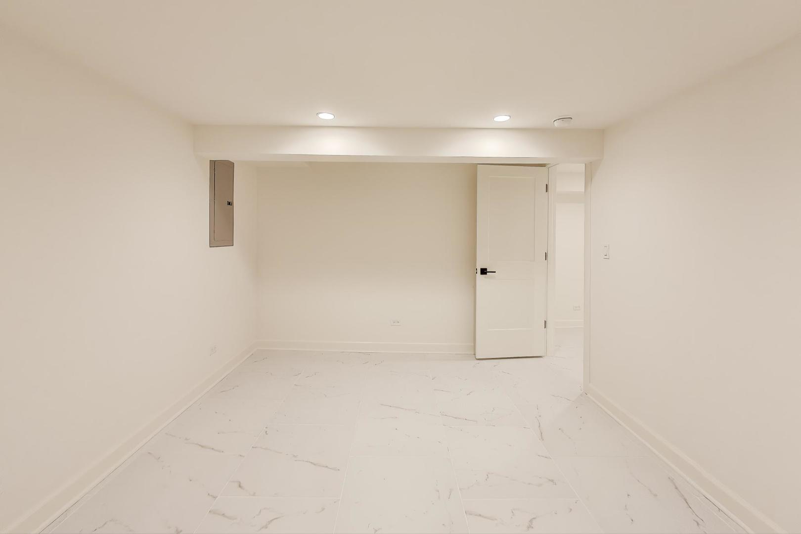 656 Jon Lane, Des Plaines, IL 60016