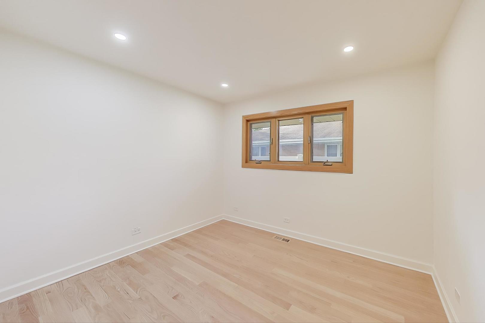 656 Jon Lane, Des Plaines, IL 60016