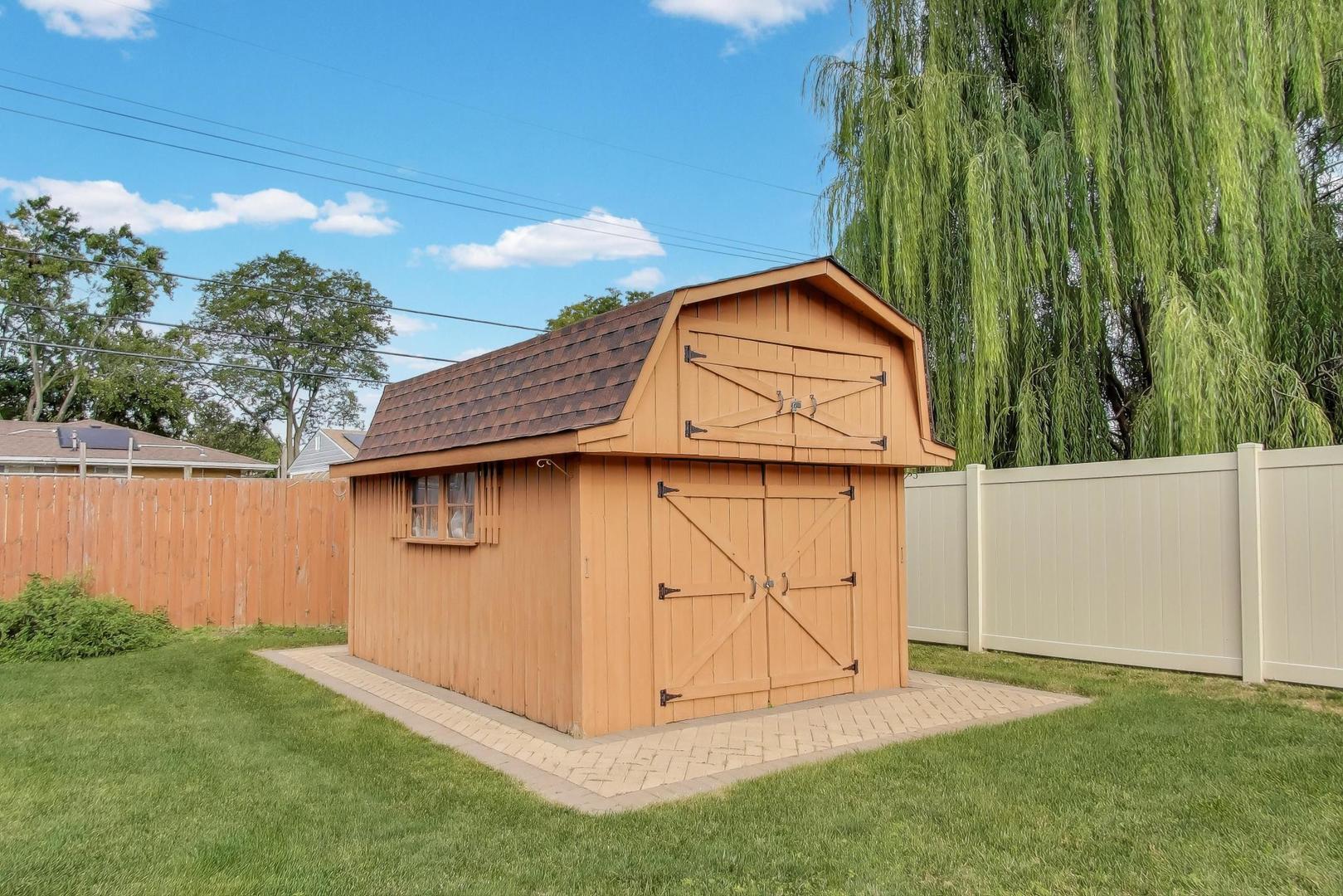 656 Jon Lane, Des Plaines, IL 60016