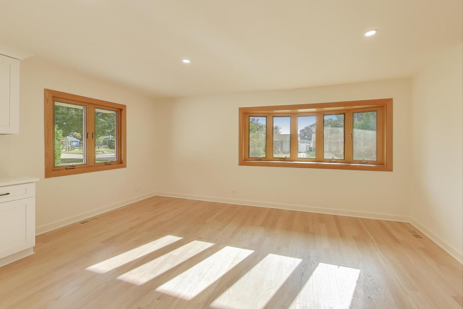 656 Jon Lane, Des Plaines, IL 60016