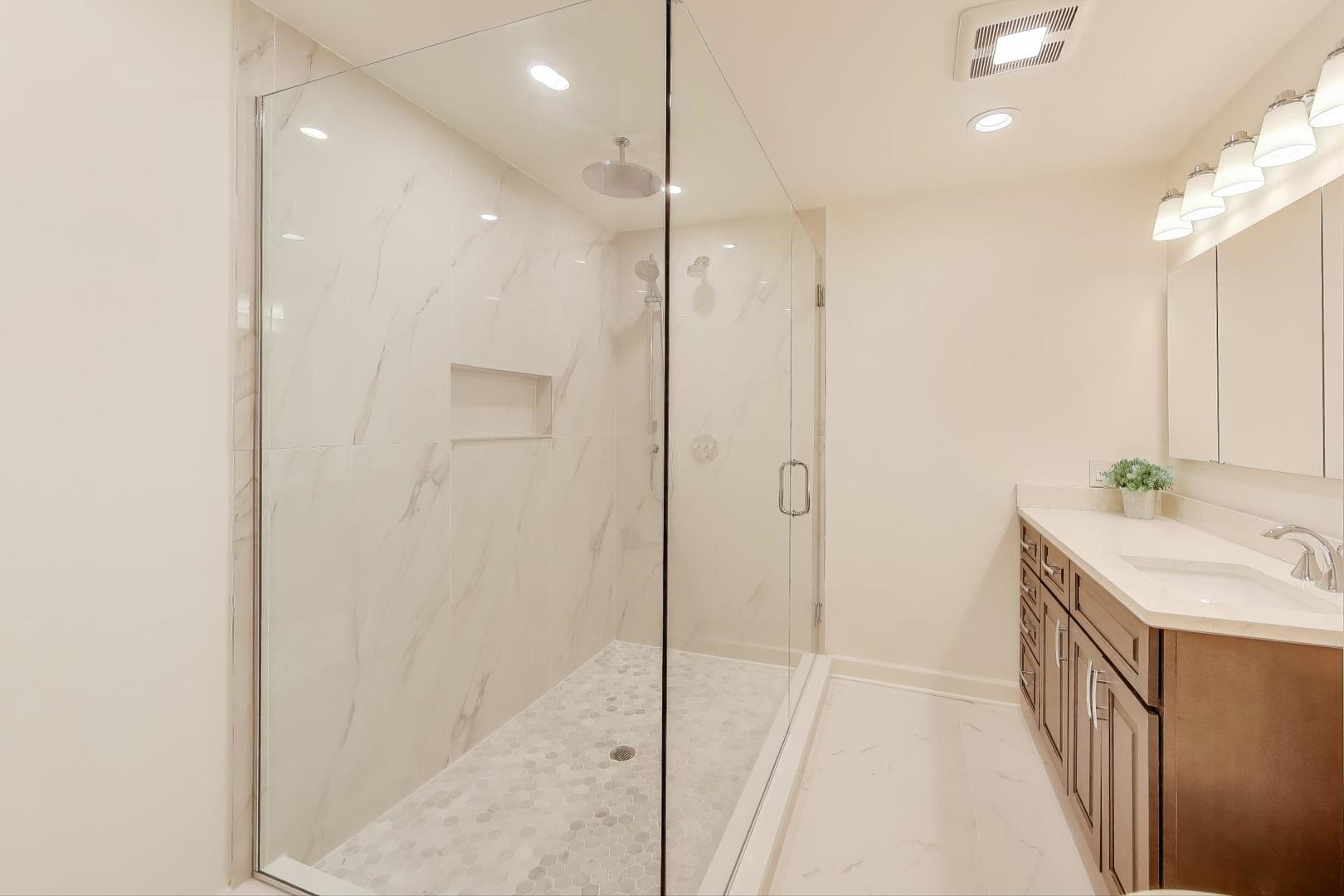 656 Jon Lane, Des Plaines, IL 60016