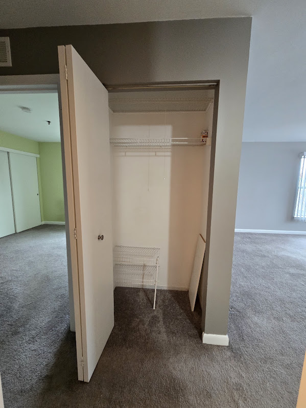 3255 KIRCHOFF Road #301, Rolling Meadows, IL 60008