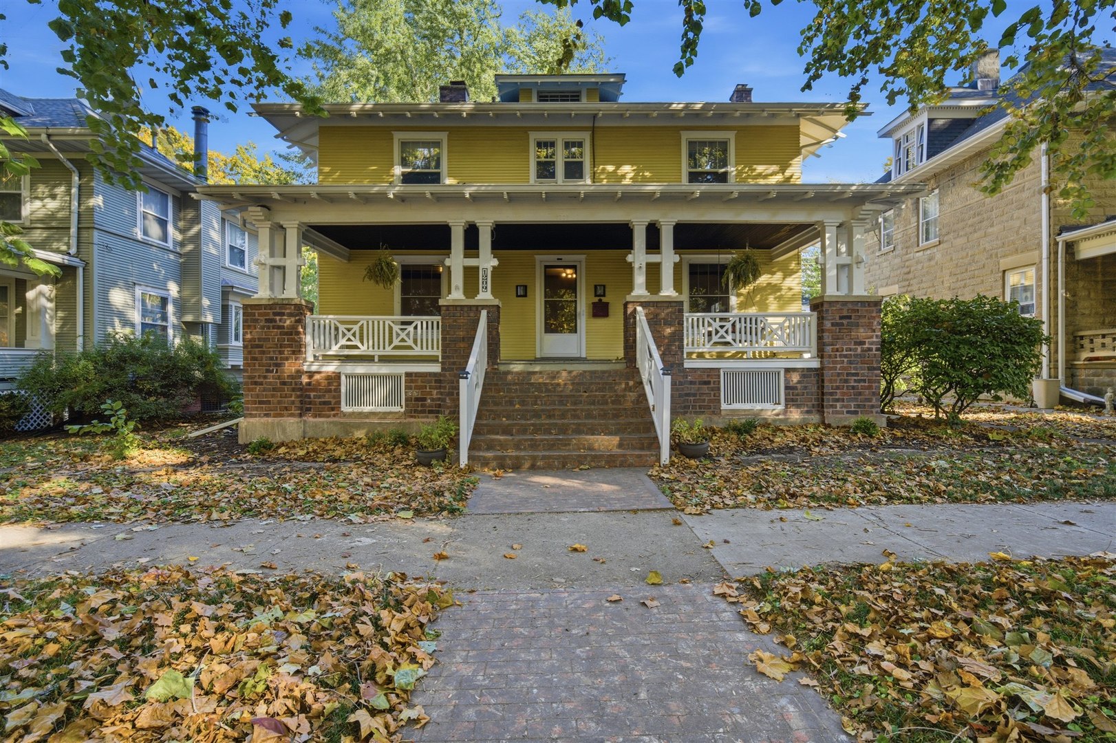 1209 N Clinton Boulevard, Bloomington, IL 61701