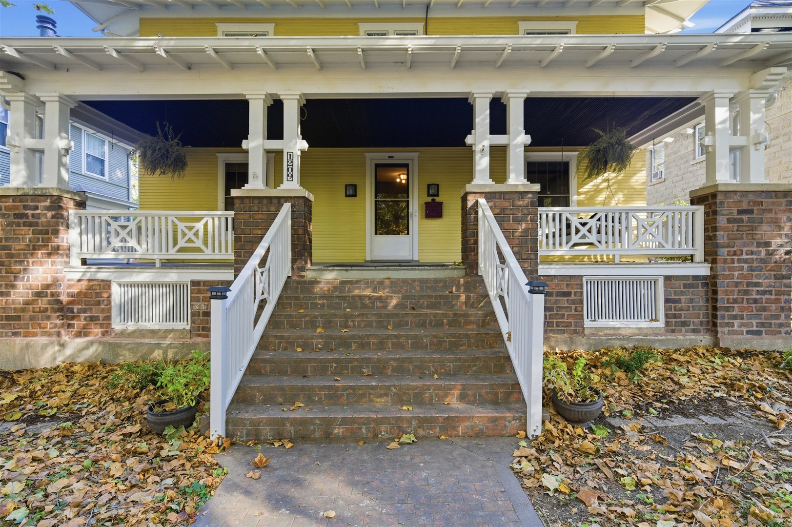 1209 N Clinton Boulevard, Bloomington, IL 61701