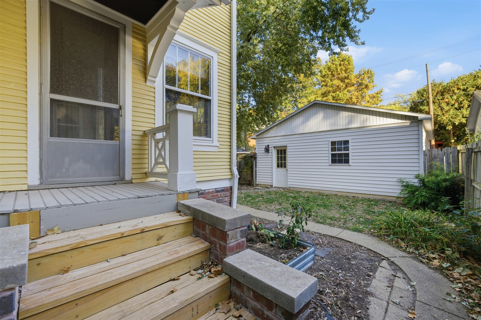 1209 N Clinton Boulevard, Bloomington, IL 61701