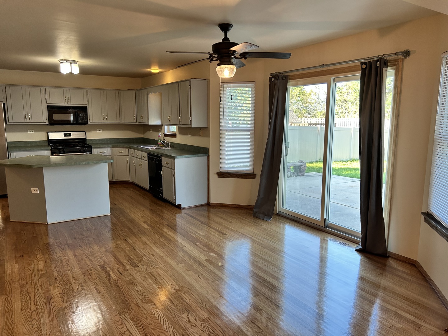 2104 Olde Mill Road, Plainfield, IL 60586