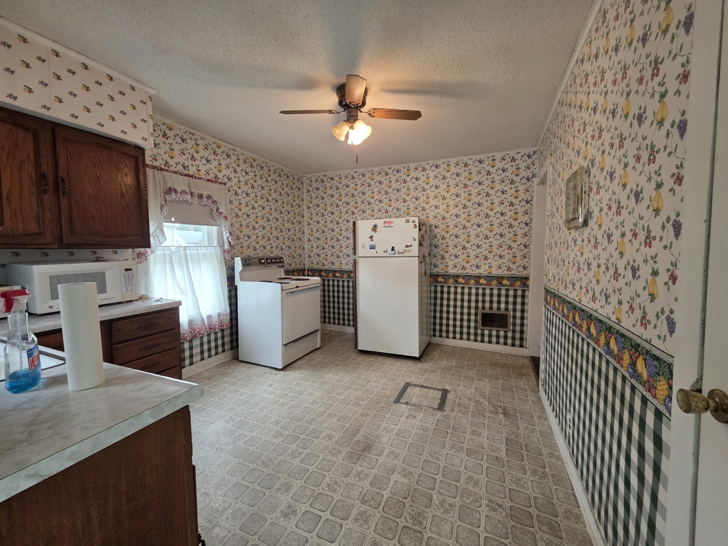 205 Leonard Avenue, Jerseyville, IL 62052