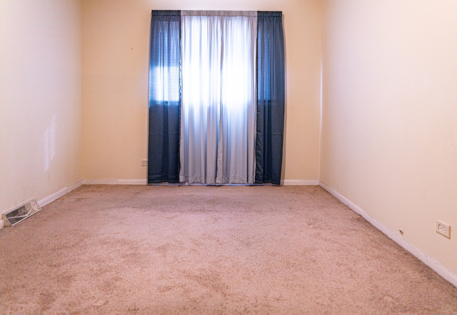 500 N Illinois Avenue, Glenwood, IL 60425