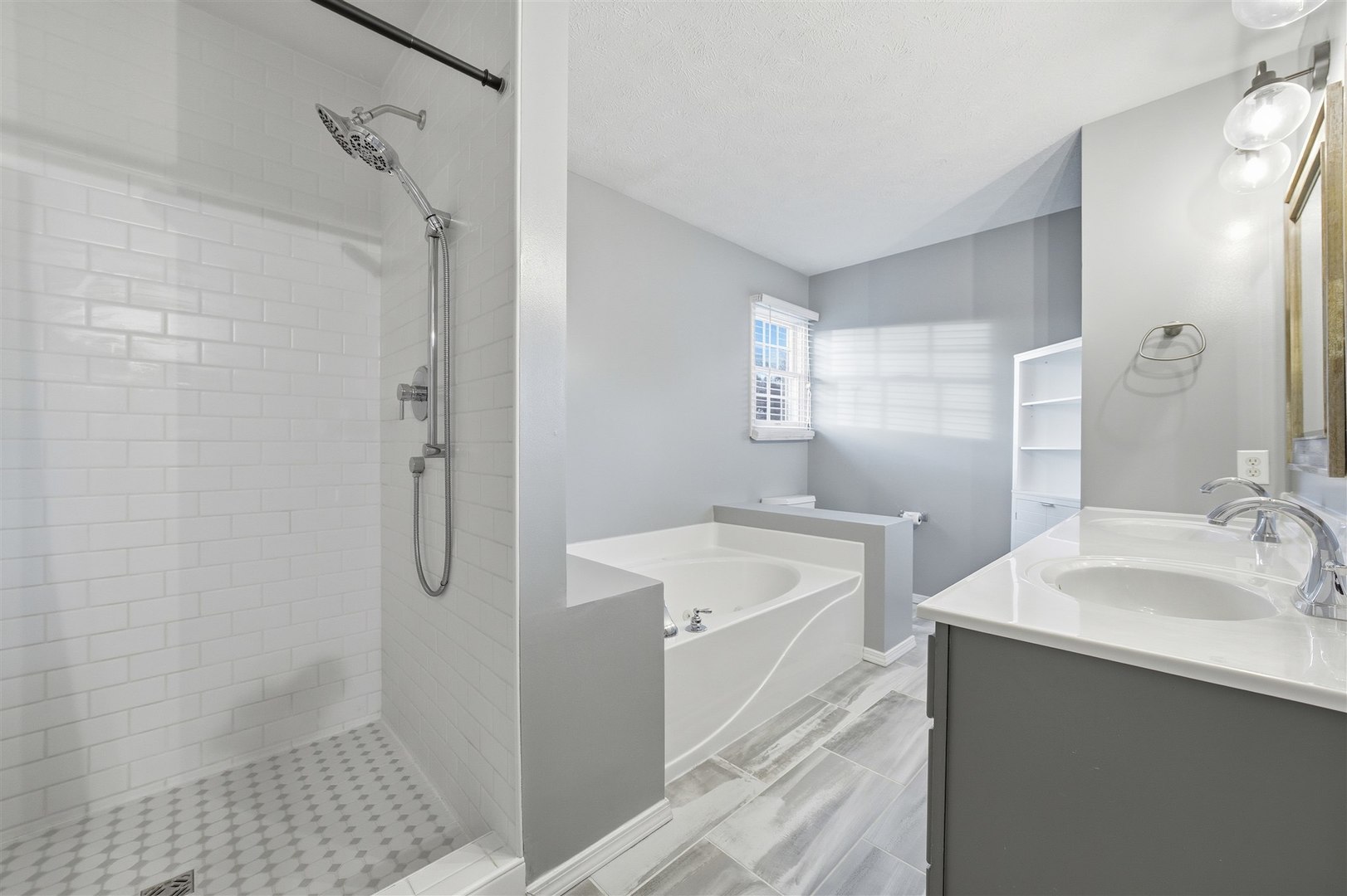 1305 Cashel Drive, Bloomington, IL 61704