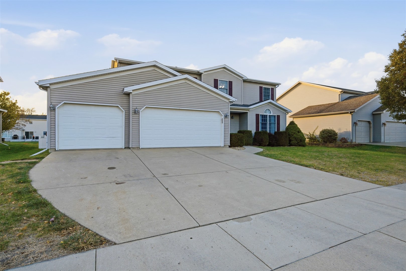 1305 Cashel Drive, Bloomington, IL 61704