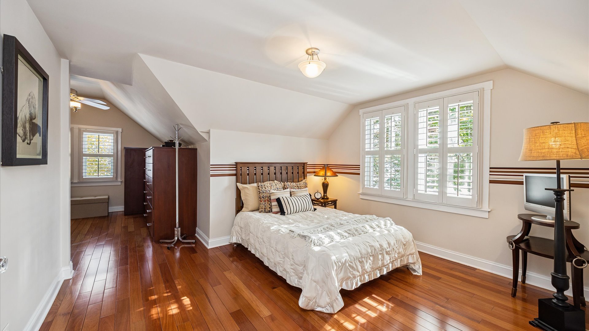 66 Dover Avenue, La Grange, IL 60525