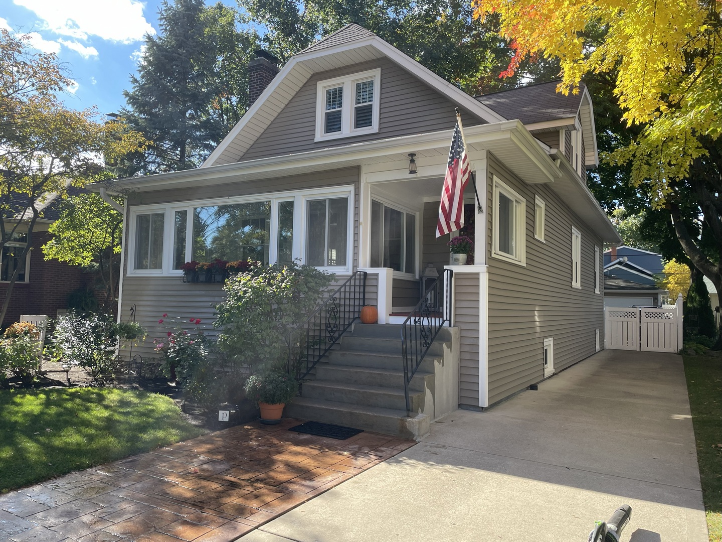 66 Dover Avenue, La Grange, IL 60525