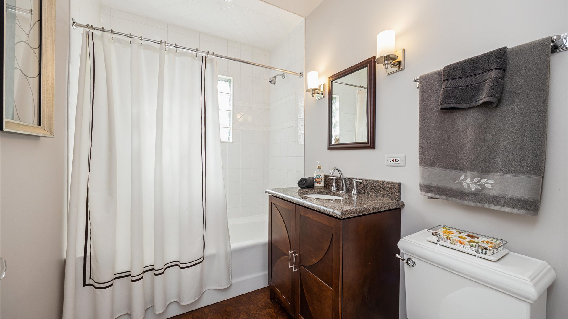 66 Dover Avenue, La Grange, IL 60525