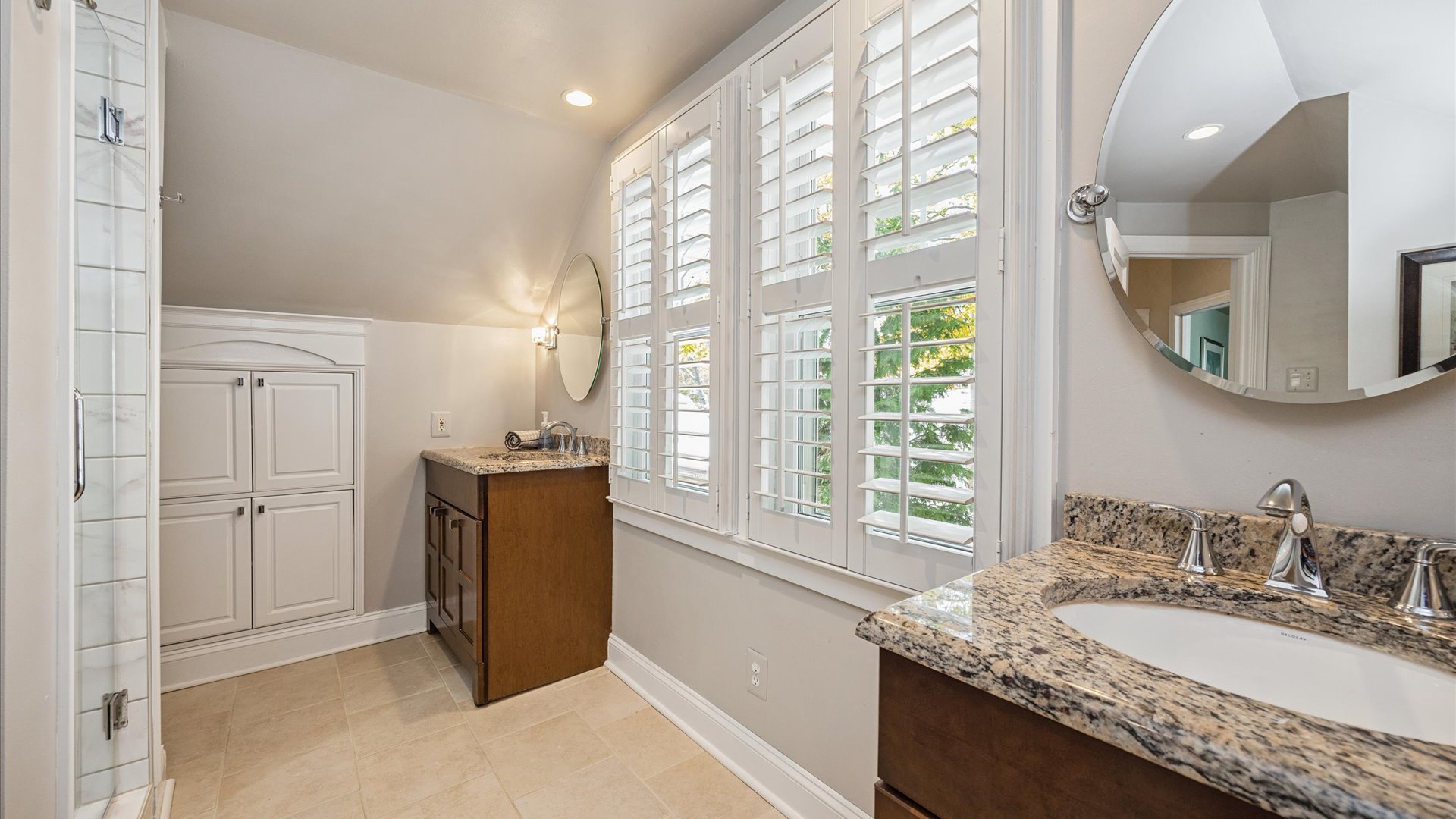 66 Dover Avenue, La Grange, IL 60525