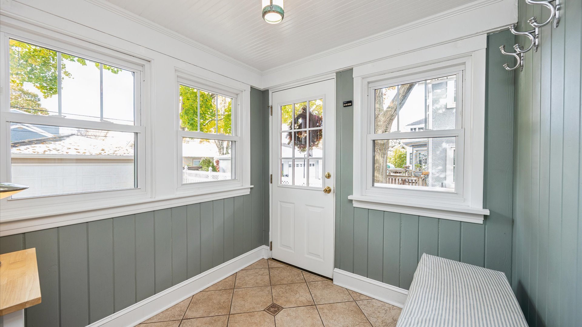 66 Dover Avenue, La Grange, IL 60525