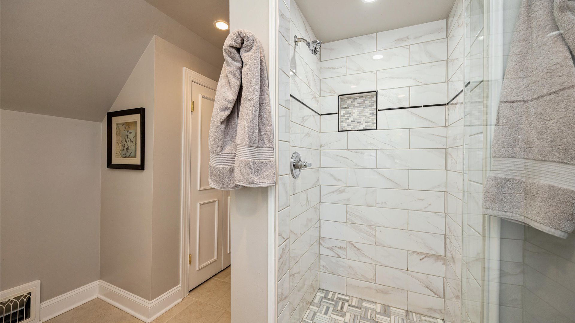 66 Dover Avenue, La Grange, IL 60525