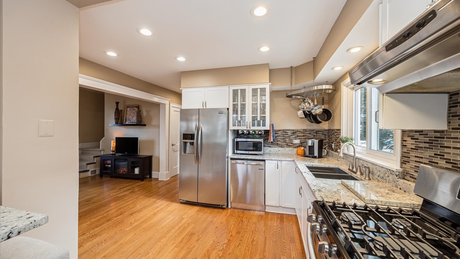 66 Dover Avenue, La Grange, IL 60525