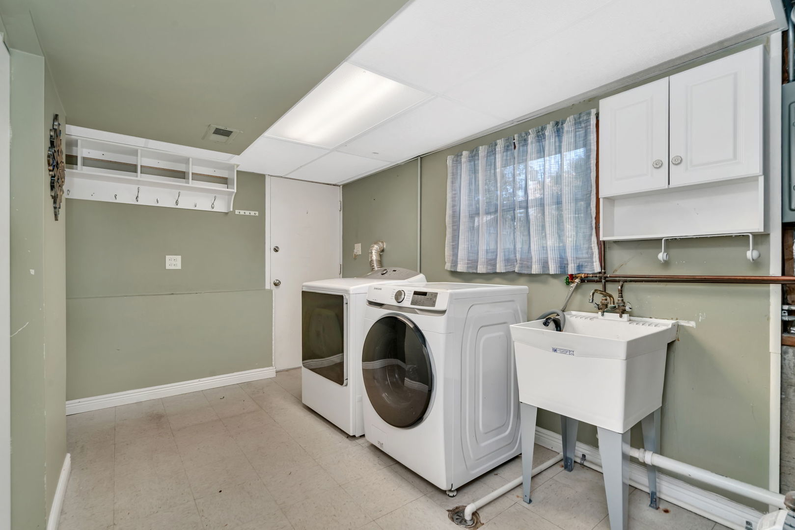 8142 W 90th Street, Hickory Hills, IL 60457