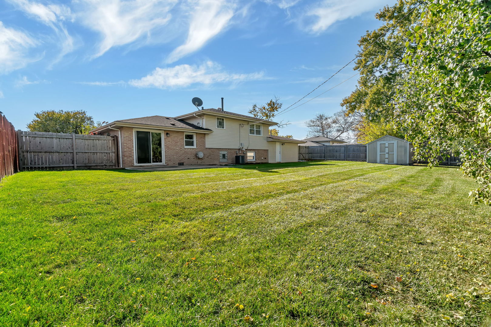 8142 W 90th Street, Hickory Hills, IL 60457