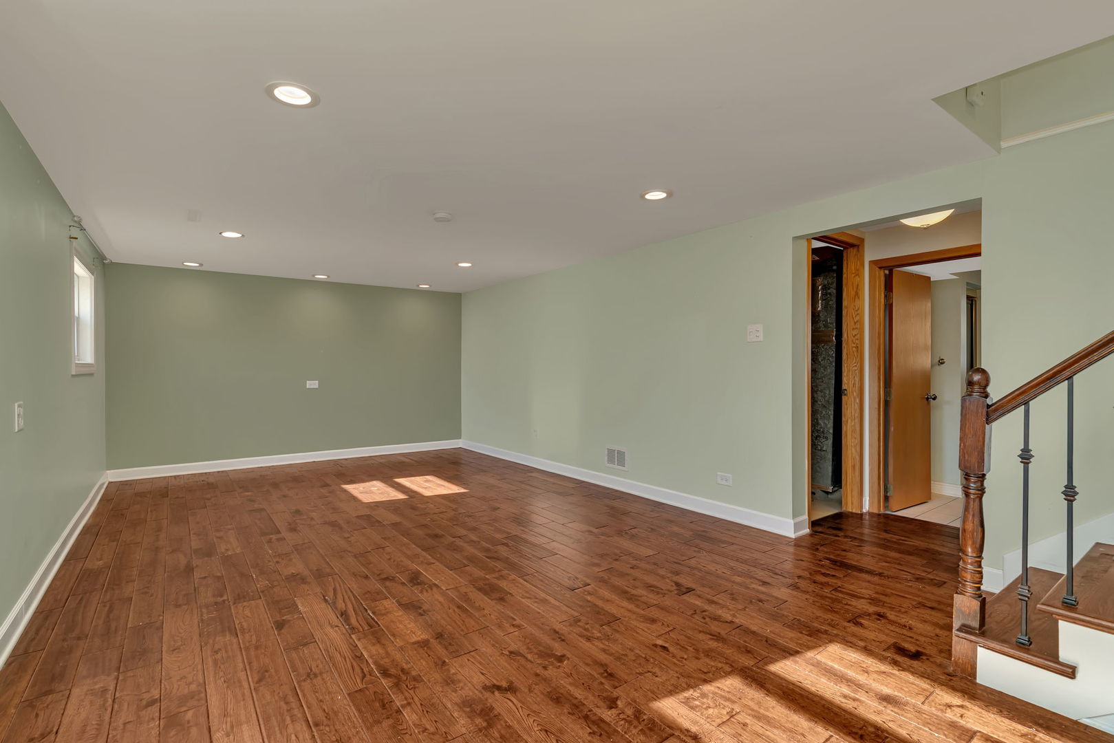 8142 W 90th Street, Hickory Hills, IL 60457