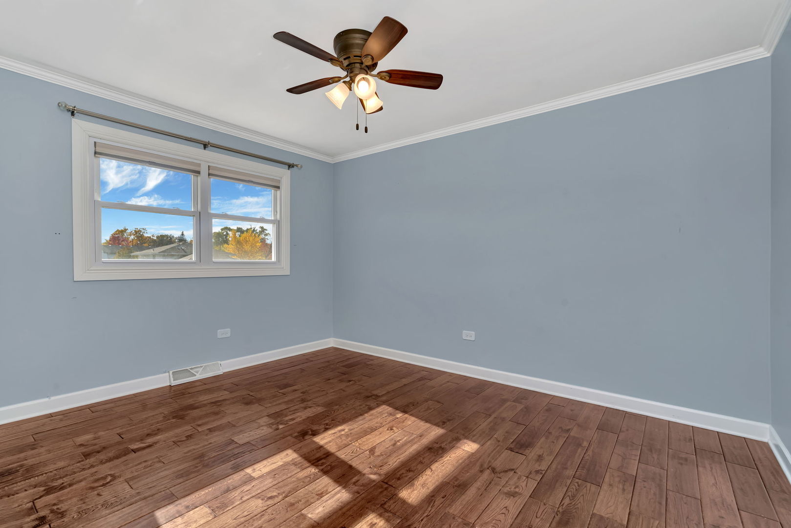 8142 W 90th Street, Hickory Hills, IL 60457