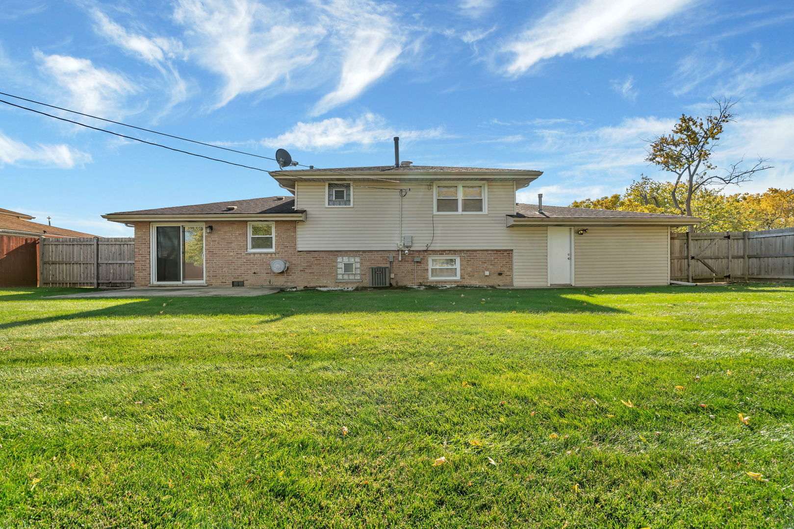 8142 W 90th Street, Hickory Hills, IL 60457