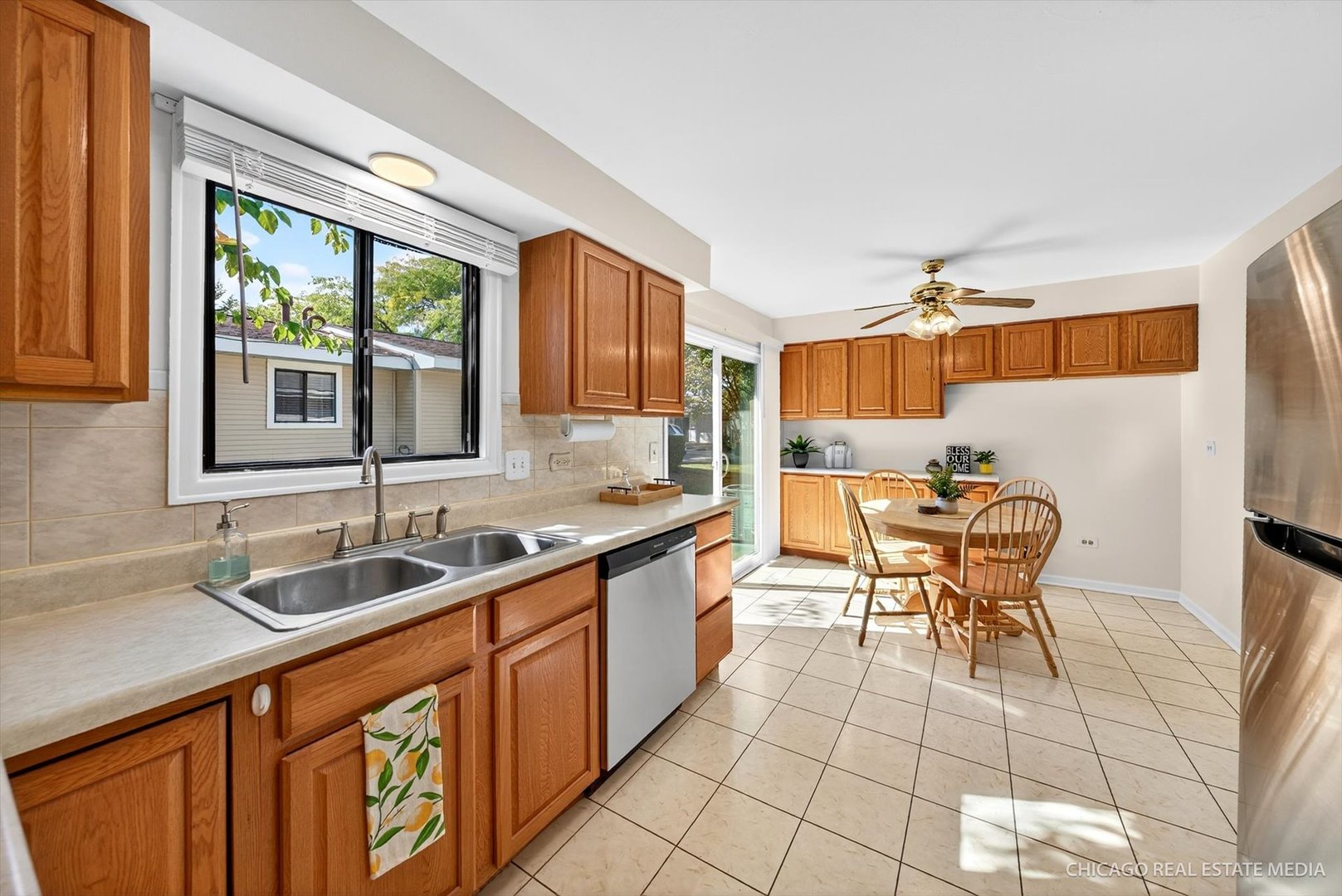 1069 Mohegan Lane, Schaumburg, IL 60193