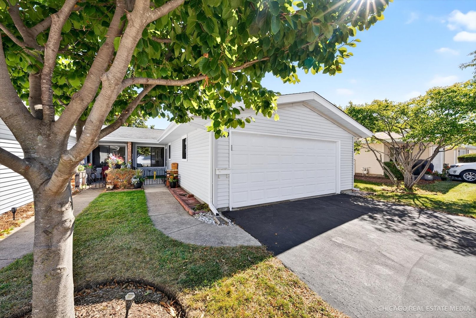 1069 Mohegan Lane, Schaumburg, IL 60193