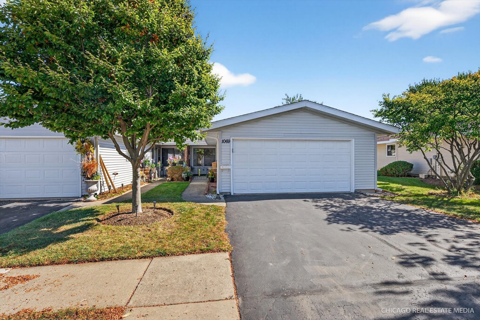 1069 Mohegan Lane, Schaumburg, IL 60193