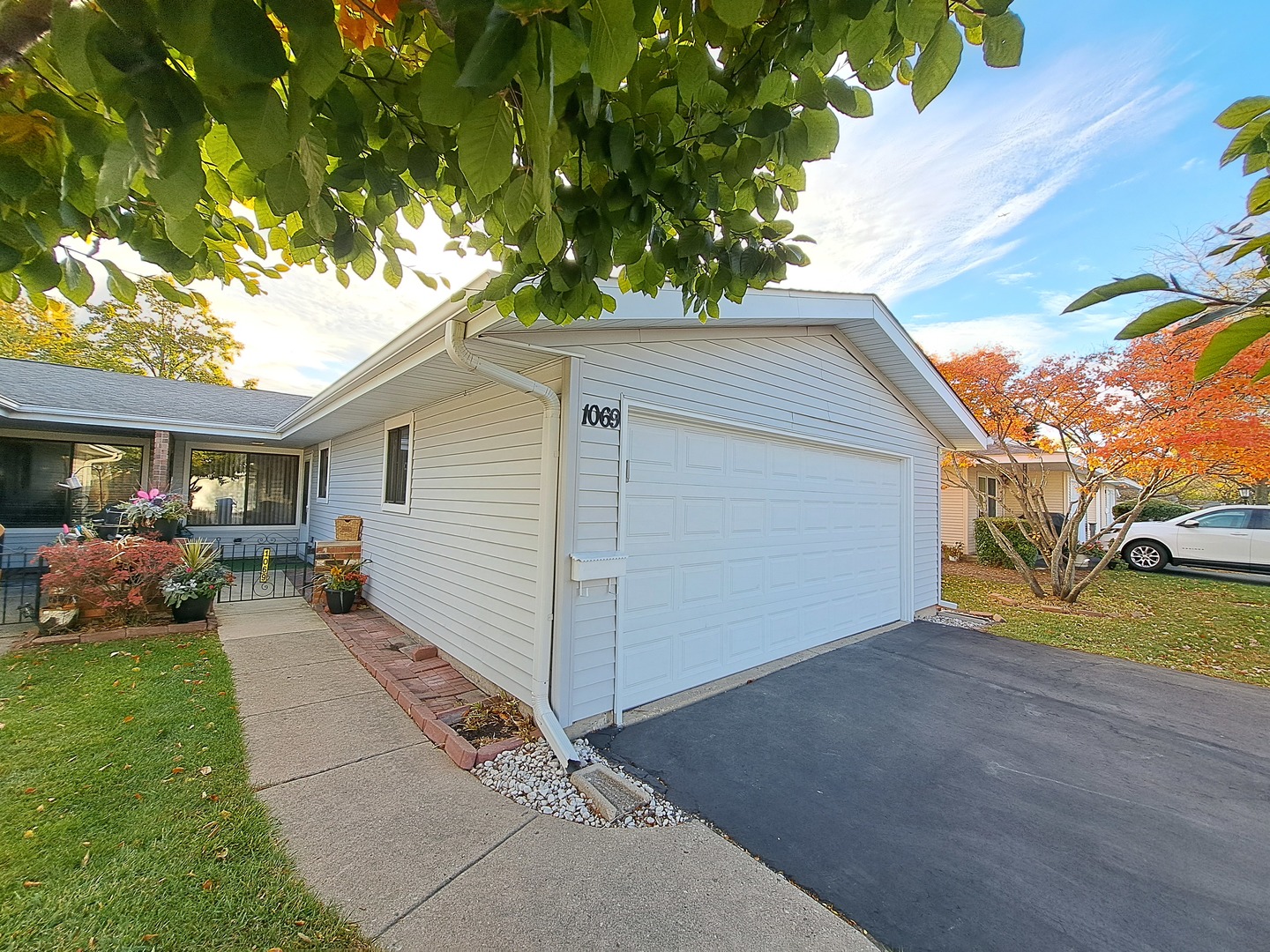 1069 Mohegan Lane, Schaumburg, IL 60193