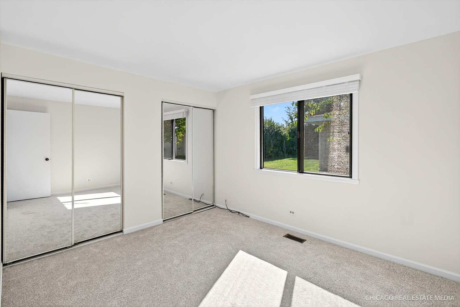 1069 Mohegan Lane, Schaumburg, IL 60193