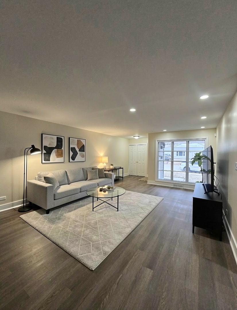 15208 Highland Avenue, Orland Park, IL 60462