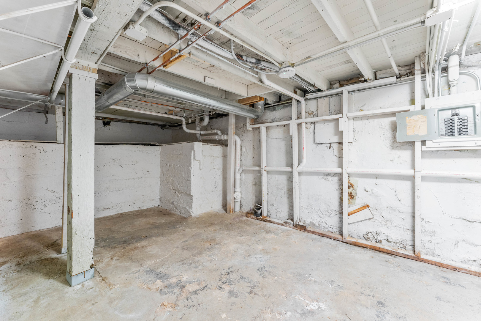 18241 Ridgewood Avenue, Lansing, IL 60438