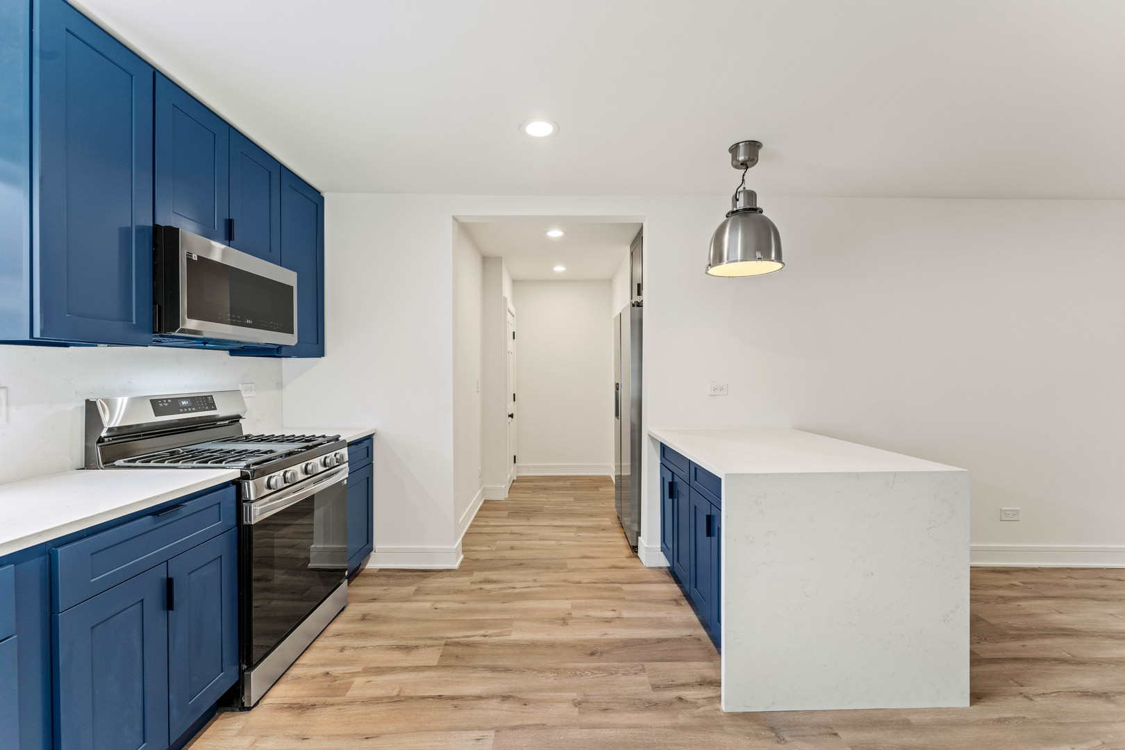 18241 Ridgewood Avenue, Lansing, IL 60438