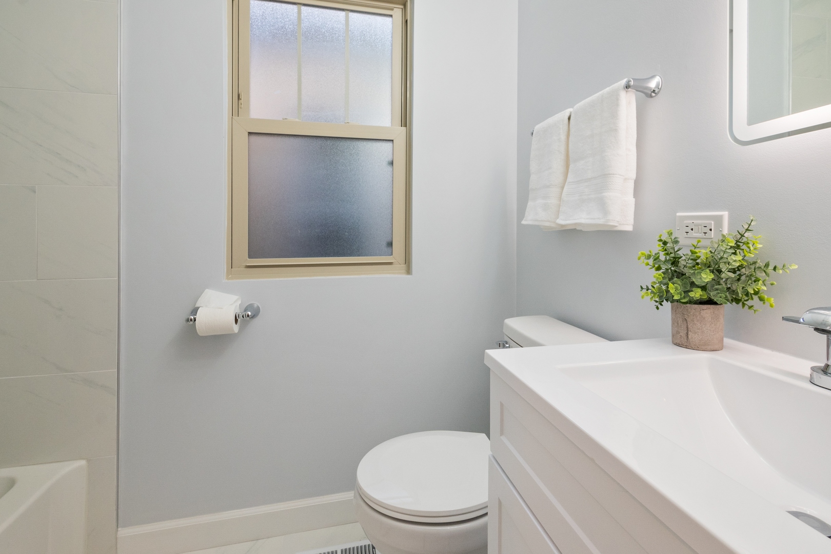 8040 S Harvard Avenue, Chicago, IL 60620