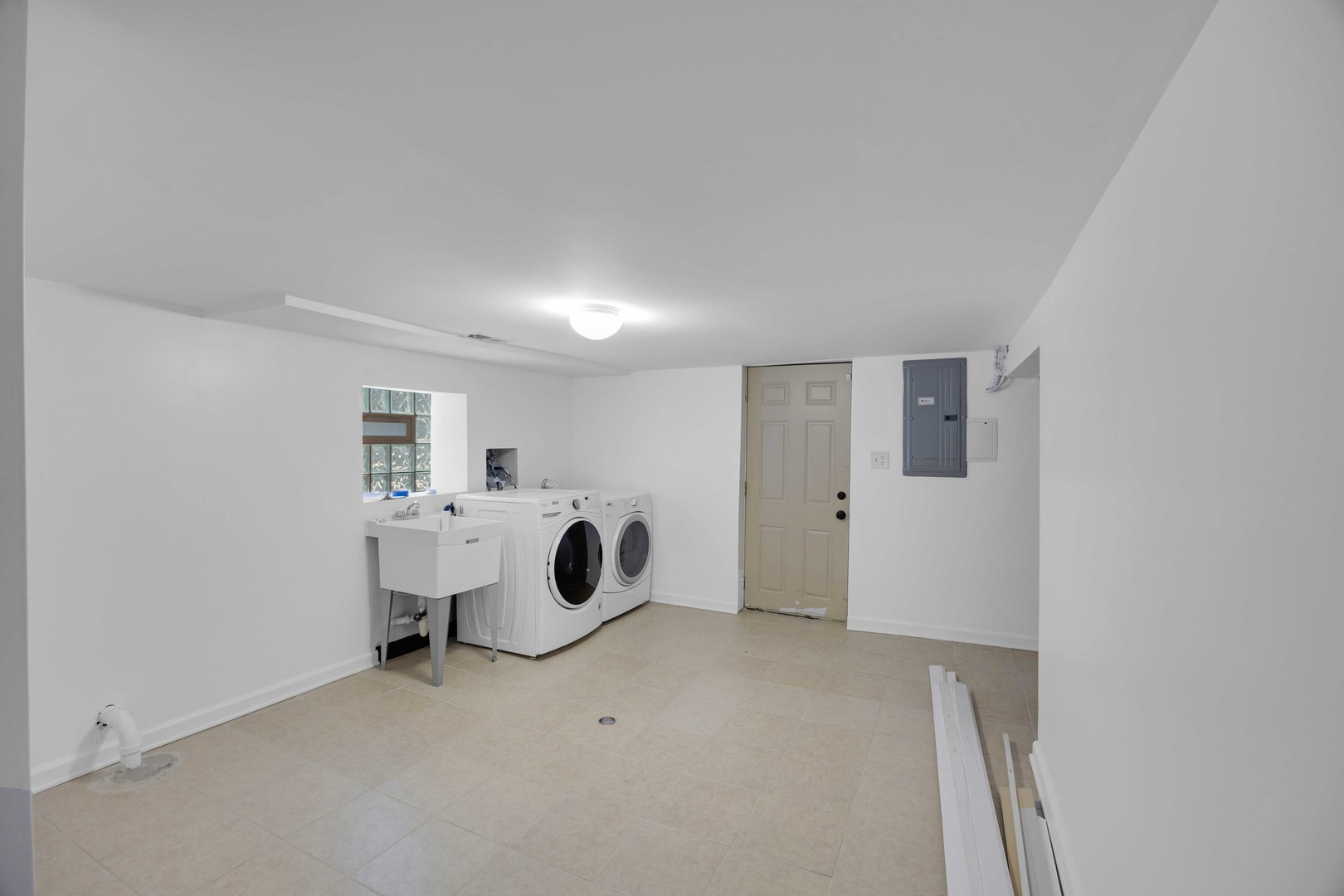 8040 S Harvard Avenue, Chicago, IL 60620