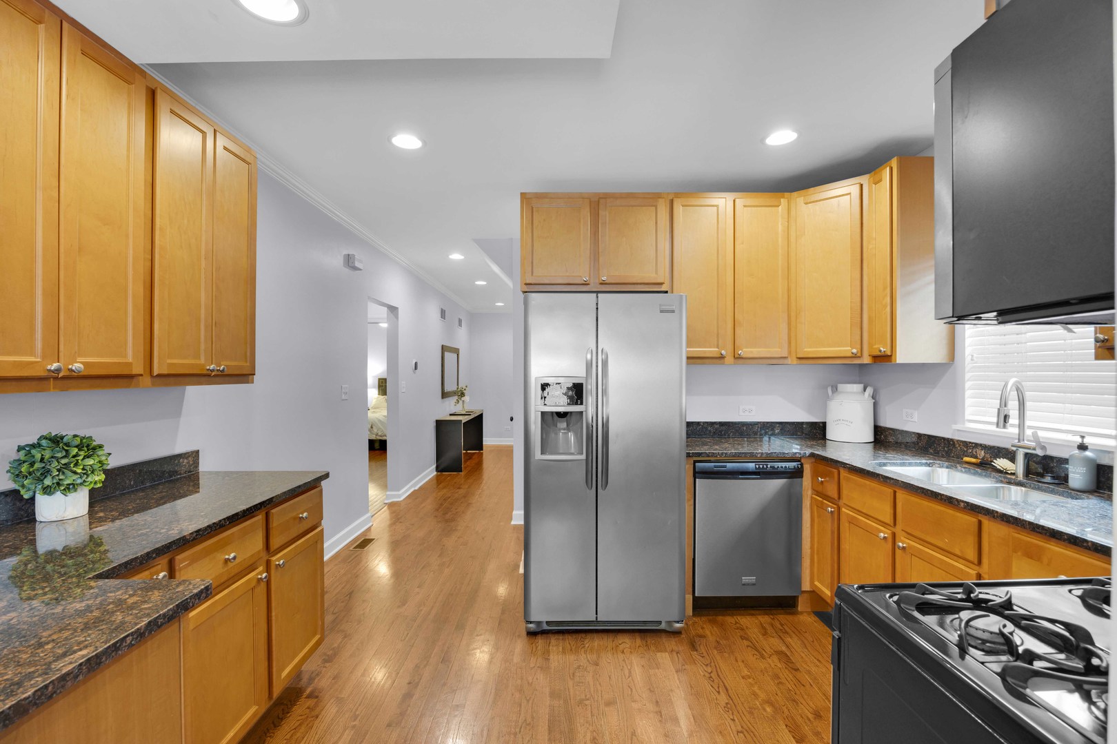 8040 S Harvard Avenue, Chicago, IL 60620