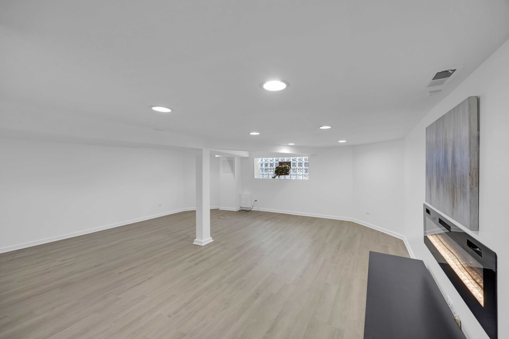 8040 S Harvard Avenue, Chicago, IL 60620