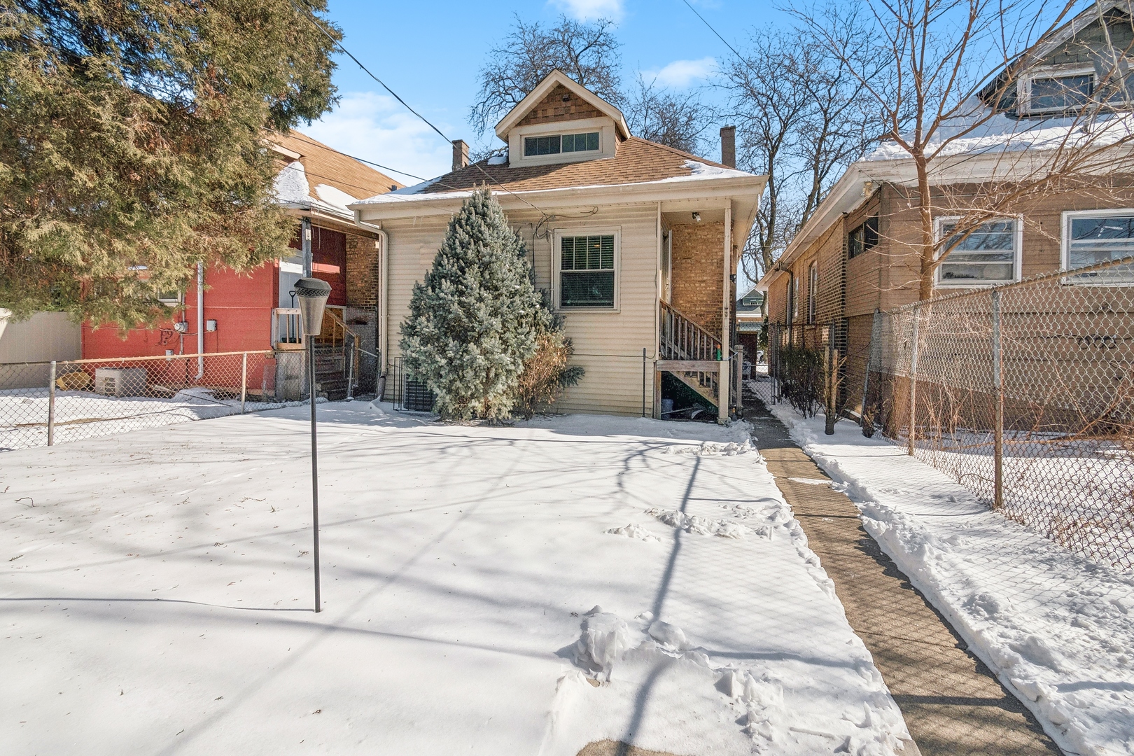8040 S Harvard Avenue, Chicago, IL 60620