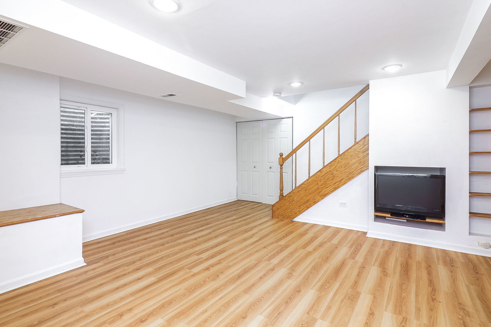 480 Village Green Road, Naperville, IL 60540