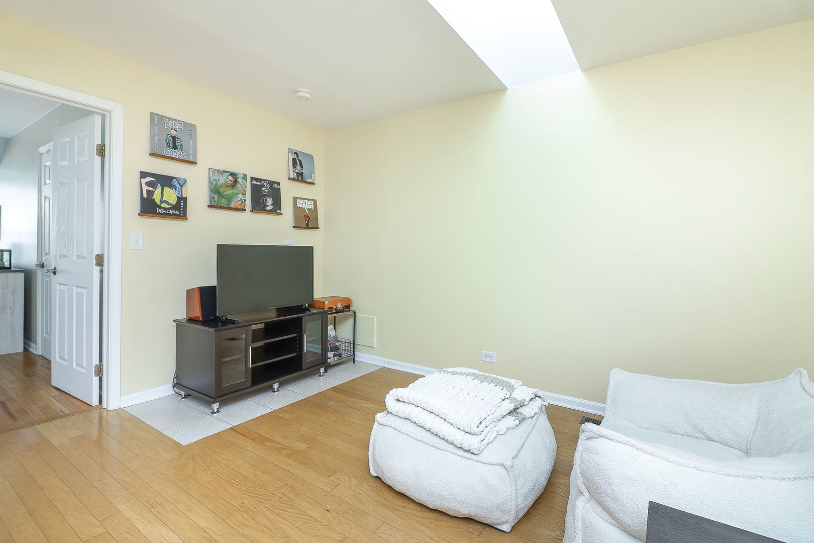 480 Village Green Road, Naperville, IL 60540