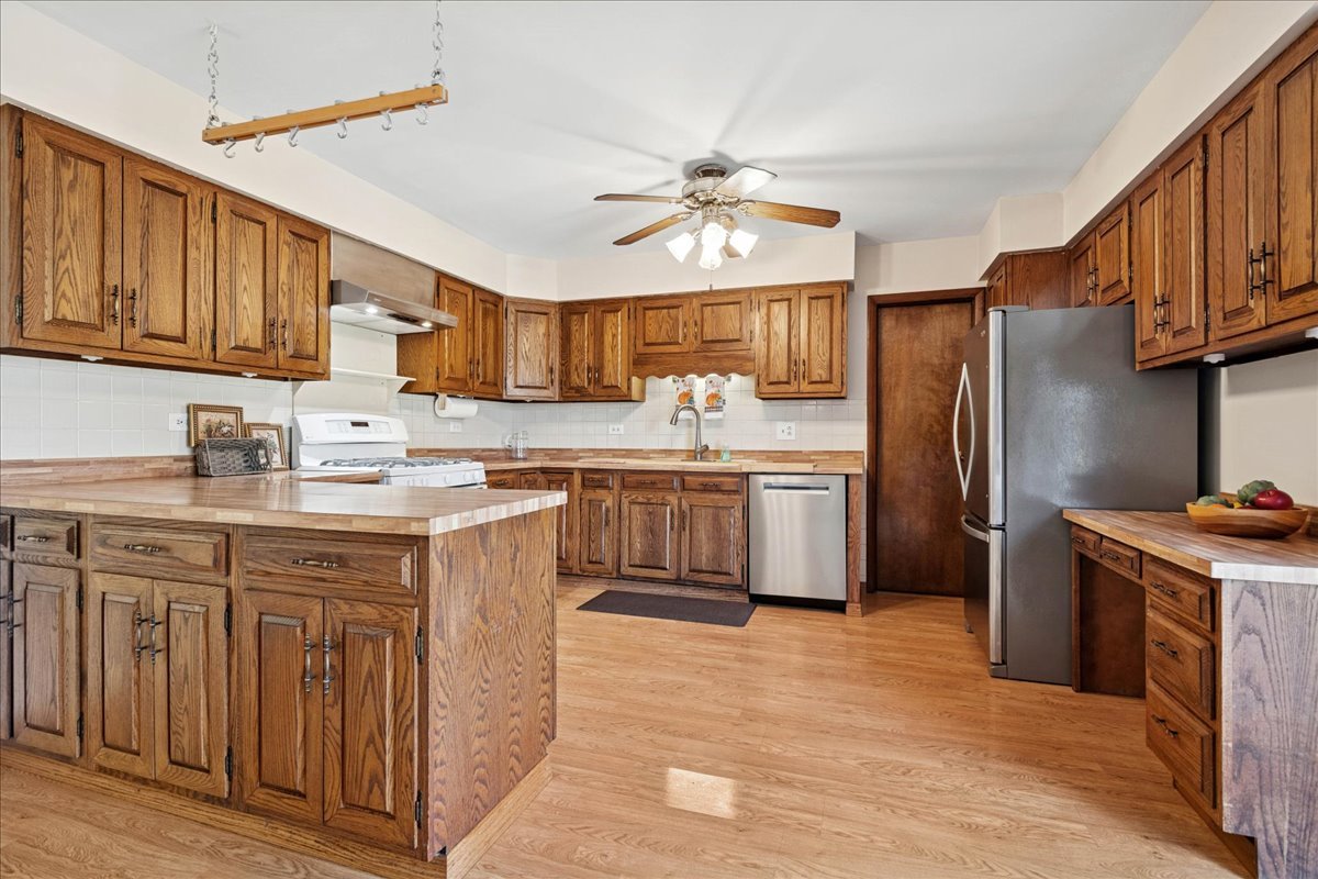 23565 N Park Road, Lake Zurich, IL 60047