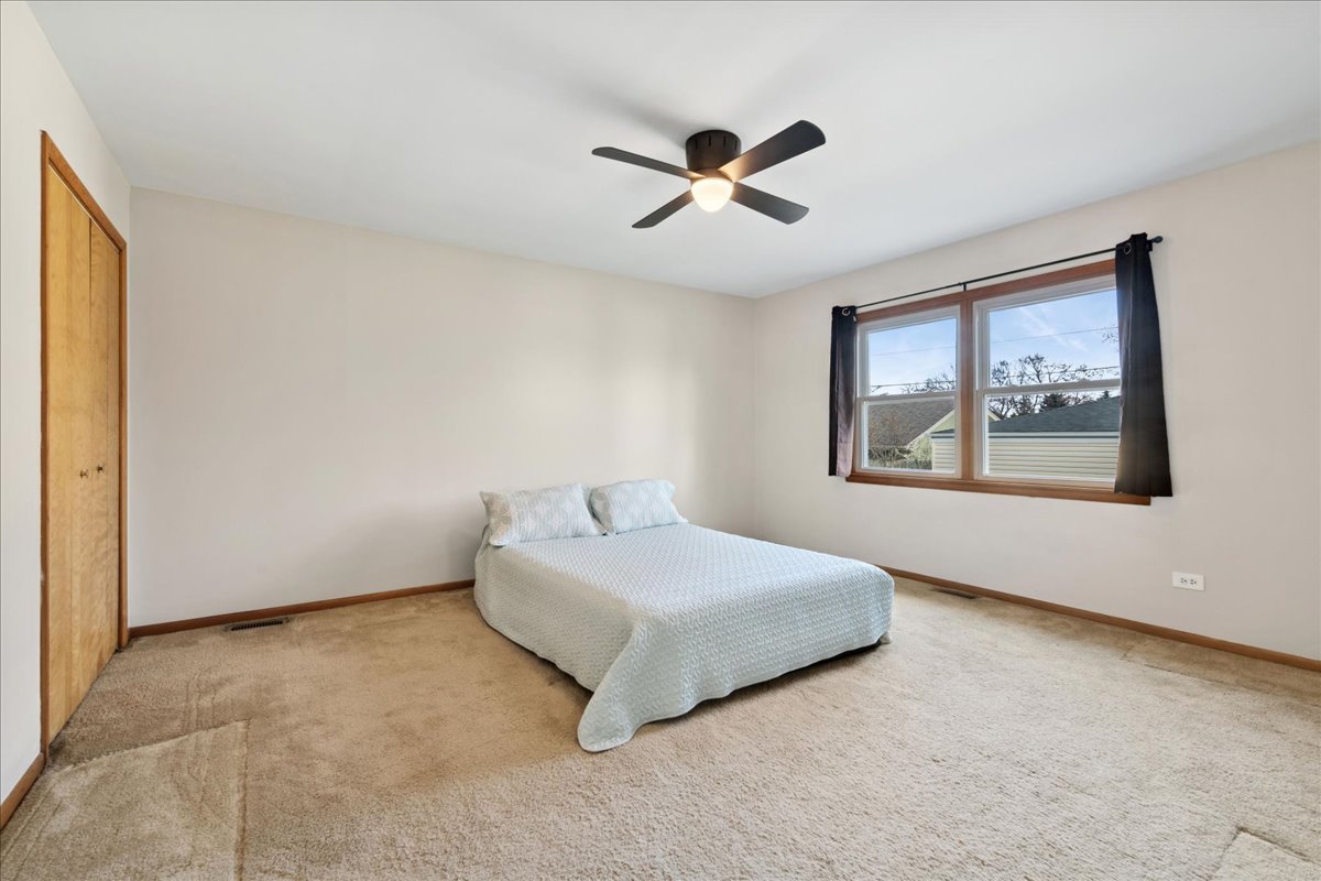 23565 N Park Road, Lake Zurich, IL 60047