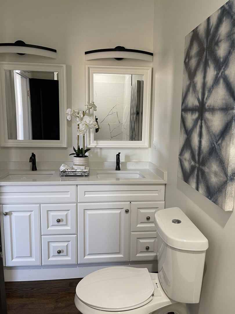 6553 S Eberhart Avenue, Chicago, IL 60637