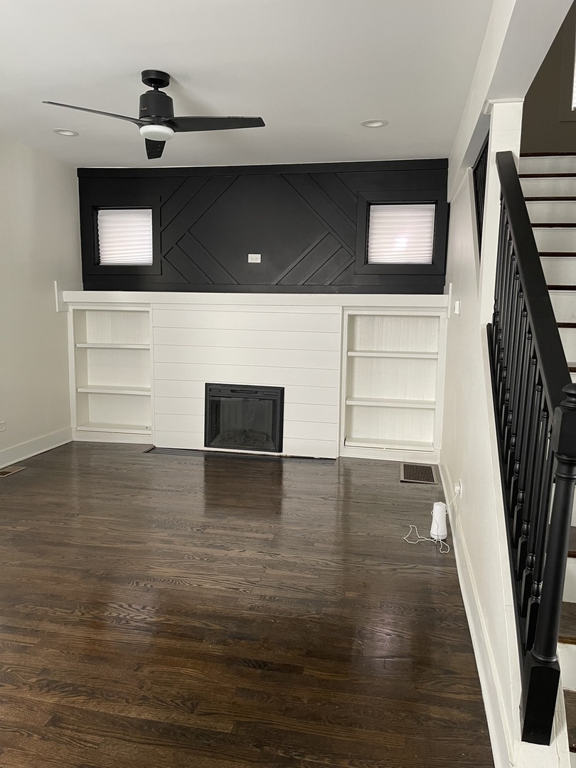 6553 S Eberhart Avenue, Chicago, IL 60637