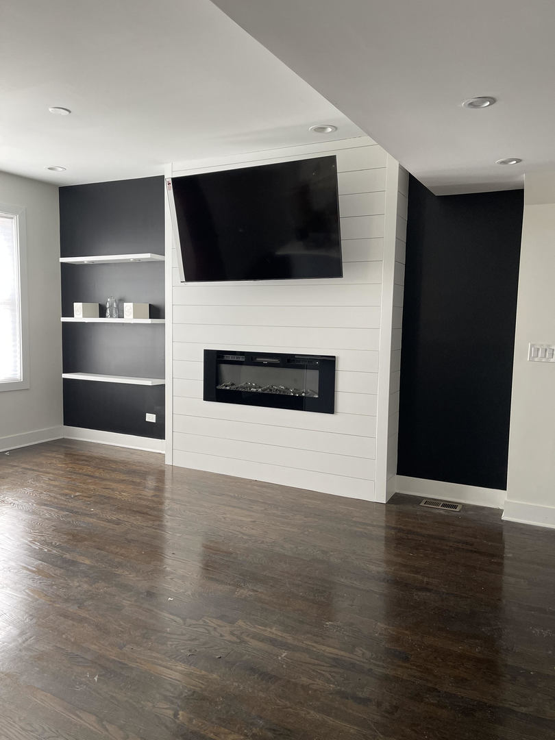 6553 S Eberhart Avenue, Chicago, IL 60637