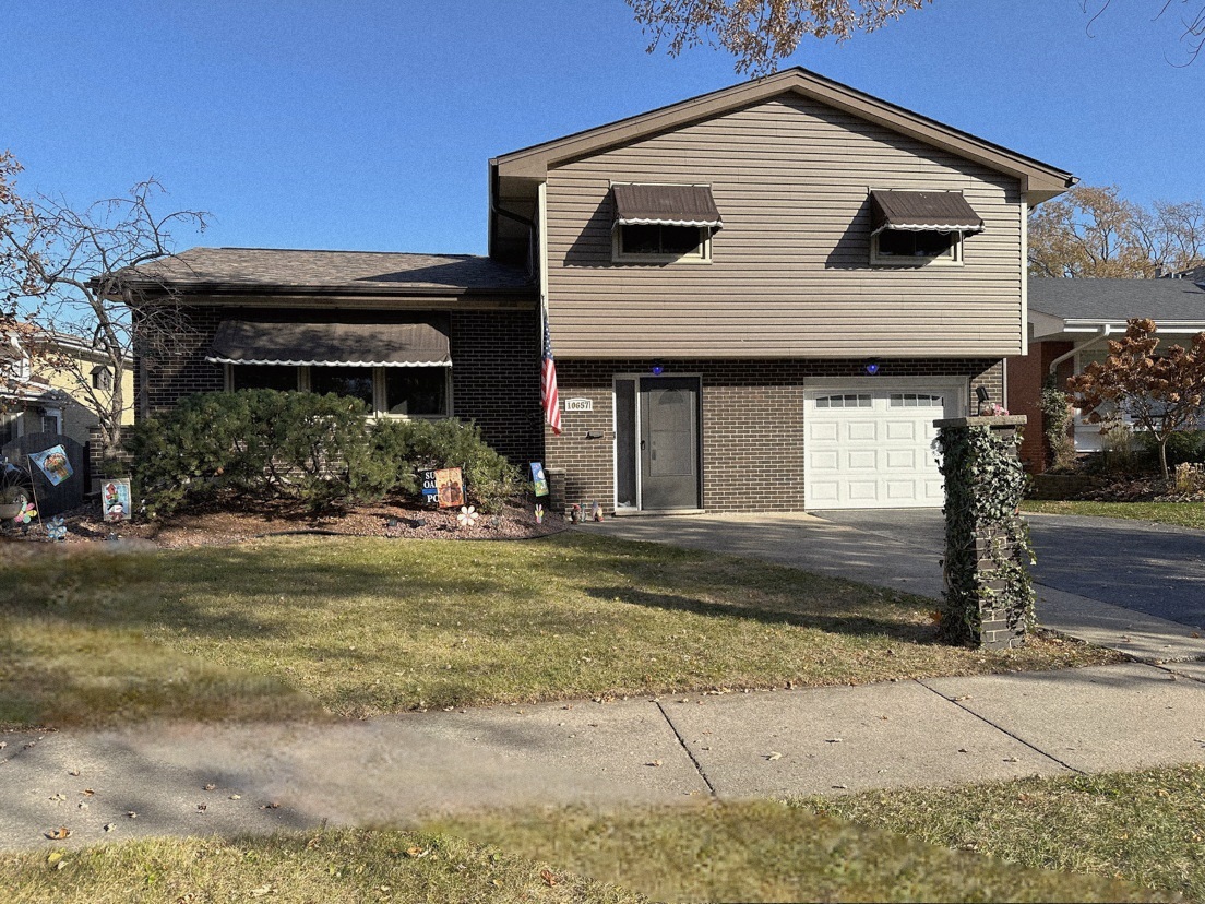 10657 Laramie Avenue, Oak Lawn, IL 60453