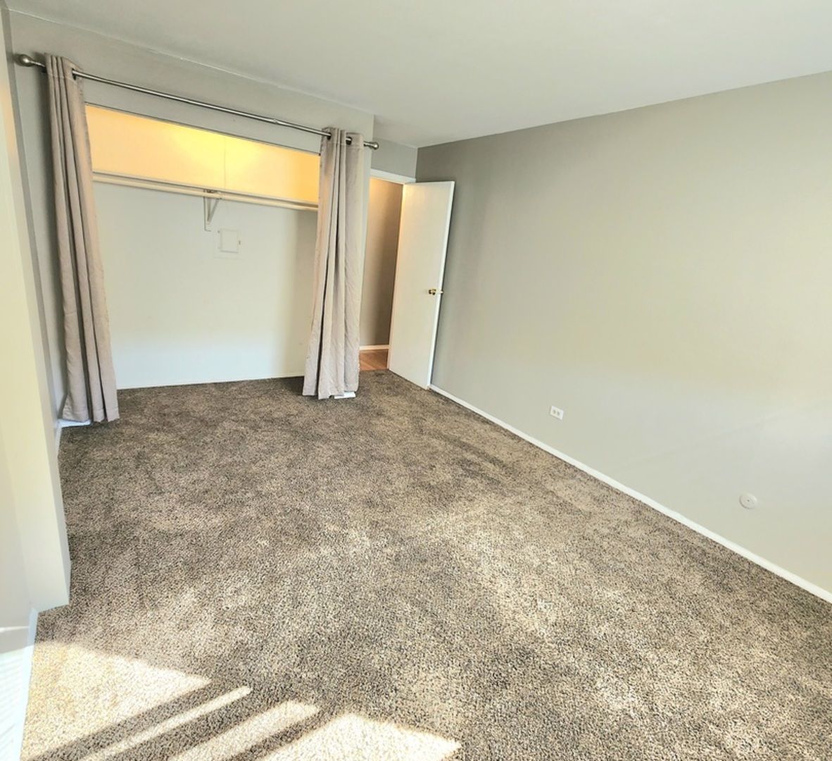 9950 S 84th Terrace #2l5, Palos Hills, IL 60465