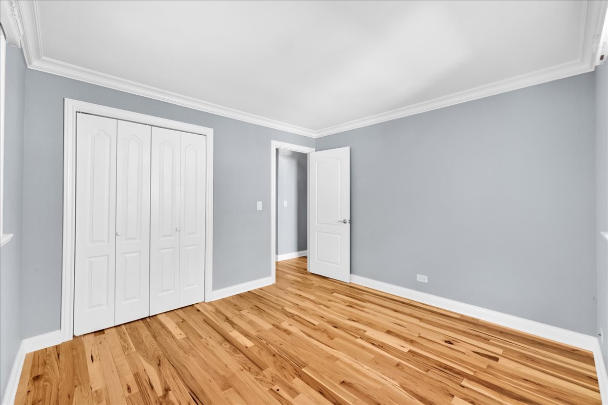 1427 S Busse Road, Mount Prospect, IL 60056